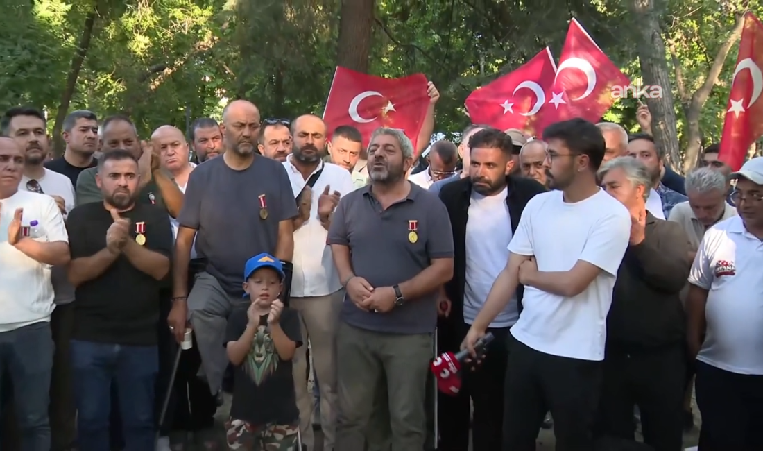 Milli Savunma Bakanlığı’na yürümek isteyen er şehit aileleri ve er