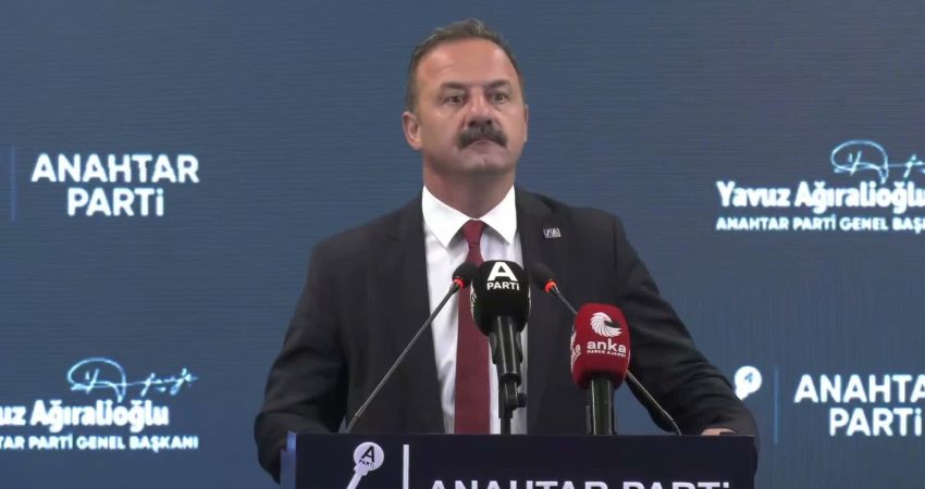 Anahtar Parti Genel Başkanı Yavuz Ağıralioğlu, TBMM Başkanlığı'na sunulması beklenen