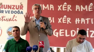 Tunceli'de 24. Munzur Kültür ve Doğa Festivali kapsamında düzenlenen panelde