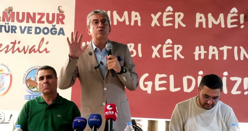 Tunceli'de 24. Munzur Kültür ve Doğa Festivali kapsamında düzenlenen panelde