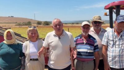YENİ Parti Manisa Milletvekili Ahmet Vehbi Bakırlıoğlu, üzüm sergilerinde üreticilerle