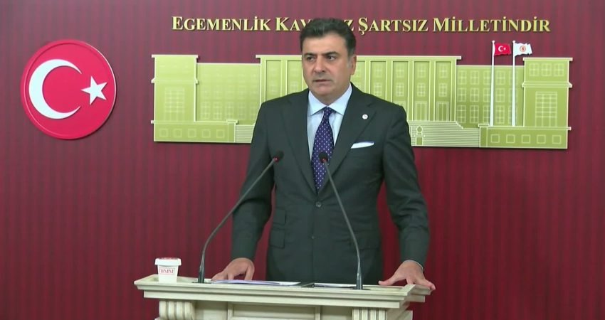 YENİ Parti Sözcüsü Zeynel Emre, partinin kuruluş çalışmalarına ilişkin "Yarın