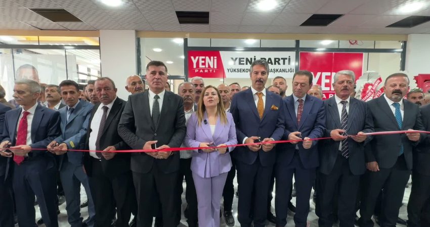 YENİ Parti'nin Yüksekova İlçe Başkanlığı törenle açıldı. 