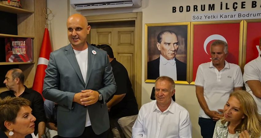 YENİ Parti İstanbul Milletvekili Gökan Zeybek, partisinin Bodrum İlçe Başkanlığı