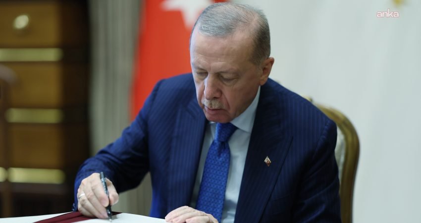 Yüksek Askeri Şura (YAŞ), Cumhurbaşkanı Recep Tayyip Erdoğan'ın başkanlığında 4