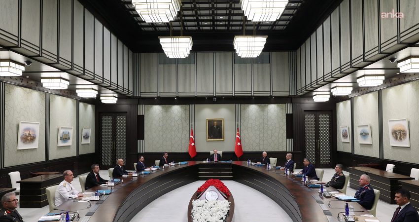 Yüksek Askeri Şura (YAŞ), Cumhurbaşkanı Recep Tayyip Erdoğan'ın başkanlığında toplandı.