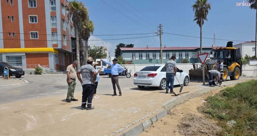 Yumurtalık Belediyesi ekipleri, ilçe merkezi ve Dervişiye Mahallesi’nde bozulan yol,