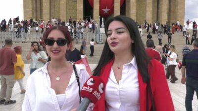 Yurttaşlar 30 Ağustos Zafer Bayramı dolayısıyla Anıtkabir'i ziyaret etti. ANKA