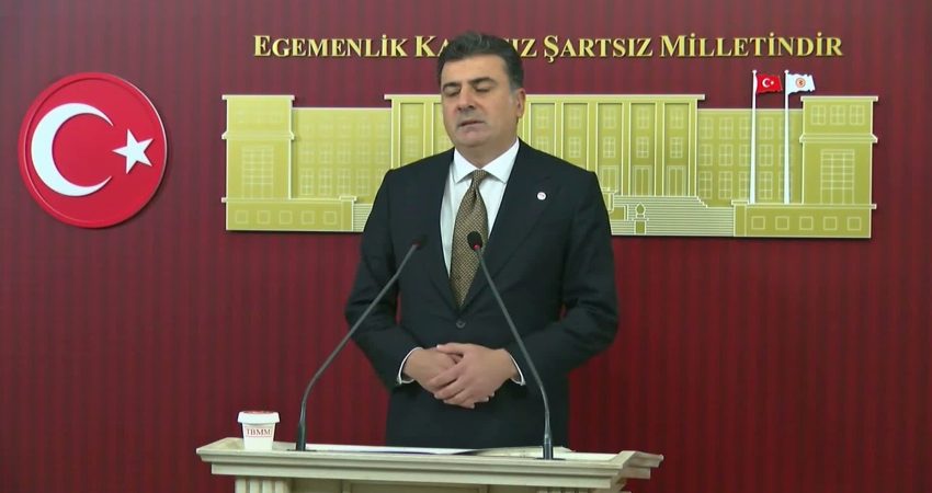Zeynel Emre: “YENİ Parti’nin güncel üye sayısı 300 binin üzerine çıktı” YENİ Parti Sözcüsü Zeynel Emre, “Sadece online üyelik açıldıktan bu