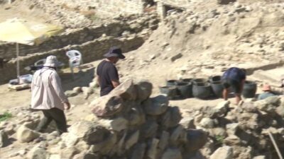 İzmir Büyükşehir Belediyesi’nin destek verdiği Liman Tepe kazılarında yaklaşık 5