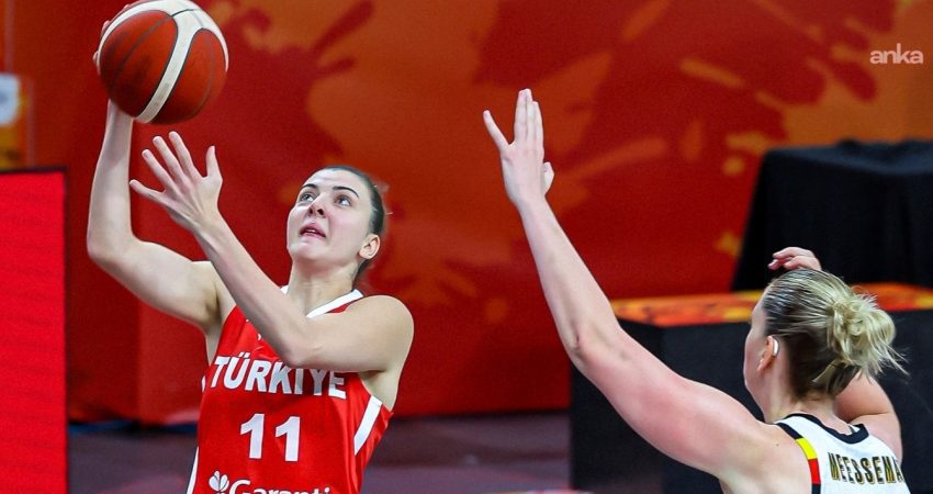 A Milli Kadın Basketbol Takımı, Belçika’ya 89-75 mağlup oldu A Milli Kadın Basketbol Takımı, Almanya’nın başkenti Berlin’de düzenlenen FIBA