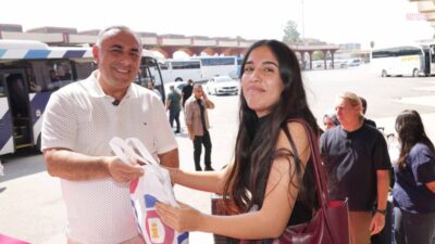 Adana Büyükşehir Belediyesi, üniversite eğitimi için kente gelen öğrencileri otogarda