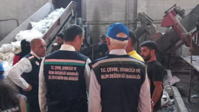 Çevre, Şehircilik ve İklim Değişikliği Bakanlığı ekipleri, Akdeniz’deki mikroplastik kirliliğine