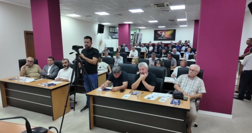 Adıyaman Belediyesi'nin eylül ayı meclis toplantısında üniversite öğrencilerine yönelik yeni