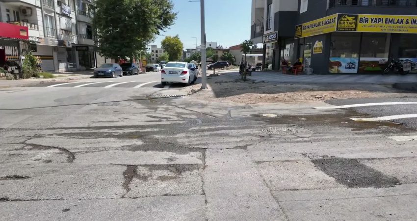 Adıyaman Belediyesi’nden okul sezonu öncesi trafik güvenliği çalışması Adıyaman Belediyesi, yeni eğitim öğretim dönemi öncesinde kent genelinde trafik