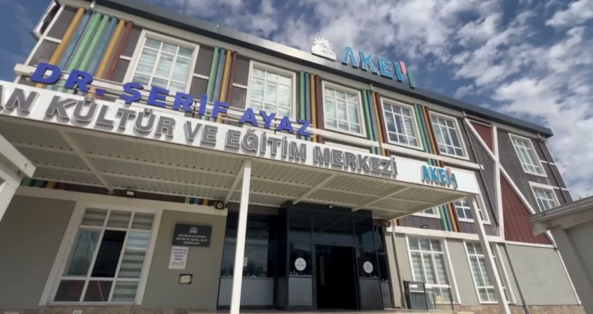 Adıyaman Kültür ve Eğitim Merkezi yeni döneme hazır: Dersler pazartesi başlıyor Adıyaman Belediyesi Kültür ve Eğitim Merkezi’nde (AKEM), 2026-2027 eğitim dönemi