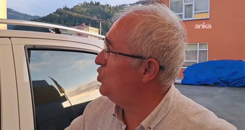 Artvin’in Hopa ilçesinde vatandaşlar, bu gece yarısı akaryakıta yapılması beklenen