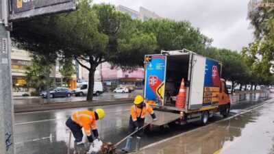AKOM'göre, kentte dün akşam saatlerinde başlayan ve gün içinde aralıklarla