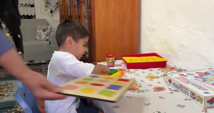 Aksaray’da yaşayan DMD hastası 3 yaşındaki Ayaz Akpınar'ın tedavisi için ailesi