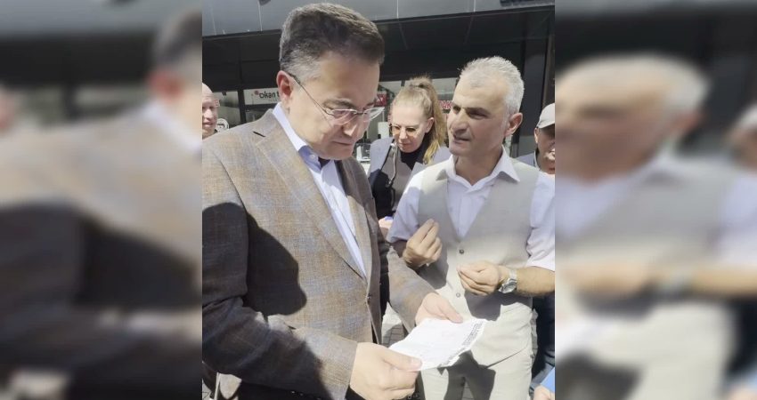Ali Babacan: “20 milyar doları bir kişi vurup geçiyor, memleketin geldiği hal bu” DEVA Partisi Genel Başkanı Ali Babacan, Sakarya’nın Kocaali ilçesinde fındık