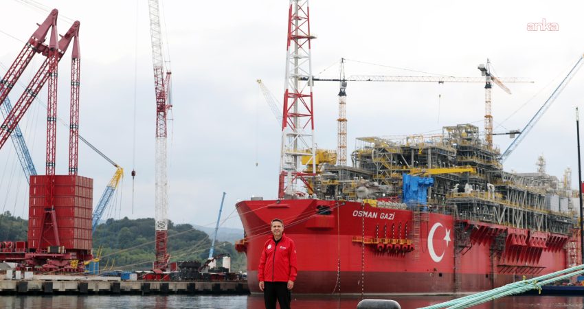Alparslan Bayraktar: “Sakarya Gaz Sahası’ndaki Faz-2 ile günlük doğal gaz üretimimize 10 milyon metreküp daha eklenecek” Enerji ve Tabii Kaynaklar Bakanı Alparslan Bayraktar, Sakarya Gaz Sahası'ndaki