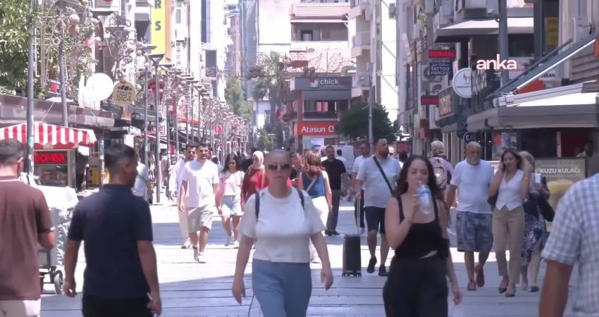 Alsancak’ta 300 kiralık iş yeri ilanı: Yüksek maliyetler ticari hayatı zorluyor İzmir'in önemli ticaret ve eğlence merkezlerinden Alsancak'ta kiralık ve devren