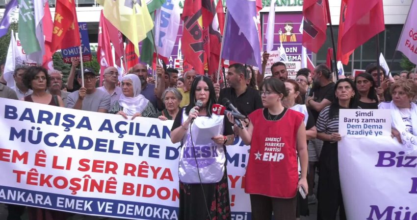 Ankara Emek ve Demokrasi Güçleri’nden 1 Eylül Dünya Barış Günü’nde yürüyüş: Geleceğimizi savaşa teslim etmeyeceğiz Ankara Emek ve Demokrasi Güçleri tarafından 1 Eylül Dünya Barış Günü