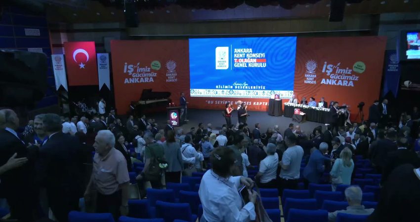 Ankara Kent Konseyi'nin 7'nci Olağan Genel Kurulu'nda Halil İbrahim Yılmaz