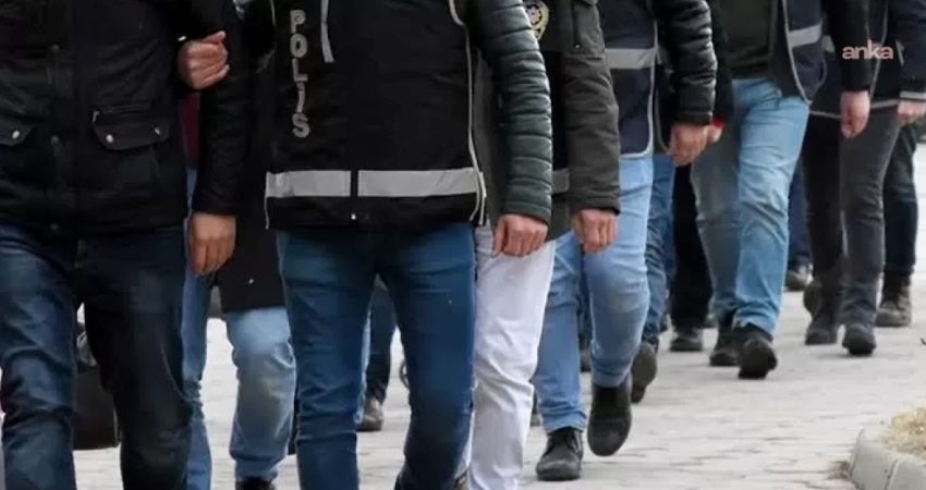 Ankara’da “uyuşturucu ve fuhuş” operasyonu: 14 şüpheli gözaltına alındı Ankara Cumhuriyet Başsavcılığı tarafından yürütülen "uyuşturucu ve fuhuş" soruşturması kapsamında