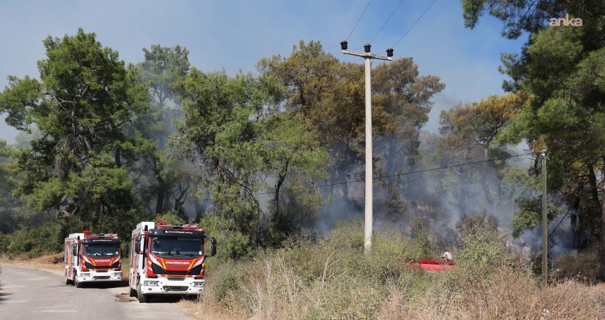 Antalya Büyükşehir Belediyesi, Aksu’daki yangına tüm ekipleriyle müdahale ediyor Antalya Büyükşehir Belediyesi, Aksu’da dün öğleden sonra başlayan orman yangınına