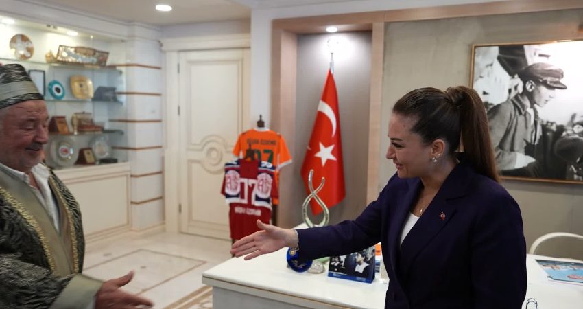 Antalya Büyükşehir Belediyesi Başkan Vekili Özdemir, Ahi temsilcilerini ağırladı Antalya Büyükşehir Belediyesi Başkan Vekili Büşra Özdemir, "Ahilik Haftası" etkinlikleri