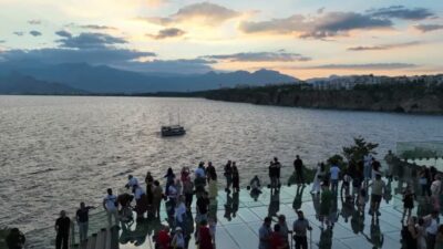 Antalya Büyükşehir Belediyesi Bando ve Kent Orkestrası, Hıdırlık Kulesi’nin tarihi