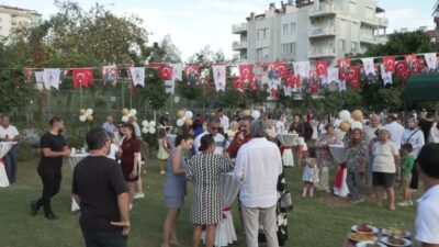 Muratpaşa Belediye Başkanı Ümit Uysal, Çağlayan Mahallesi’nde hizmete sunulan Antalya'nın