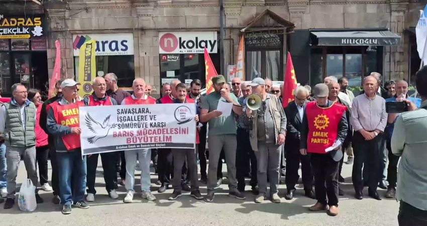 Ardahan’da 1 Eylül Dünya Barış Günü dolayısıyla siyasi parti, sendika