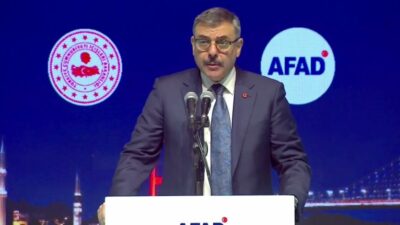 Avrupa Sismoloji Komisyonu’nun 40. Genel Kurulu… İçişleri Bakanı Çiftçi: Depremin afete dönüşmesini önlemek için yapabileceğimiz çok şey var İçişleri Bakanı Mustafa Çiftçi, Avrupa Sismoloji Komisyonu'nun 40. Genel Kurulu'nda