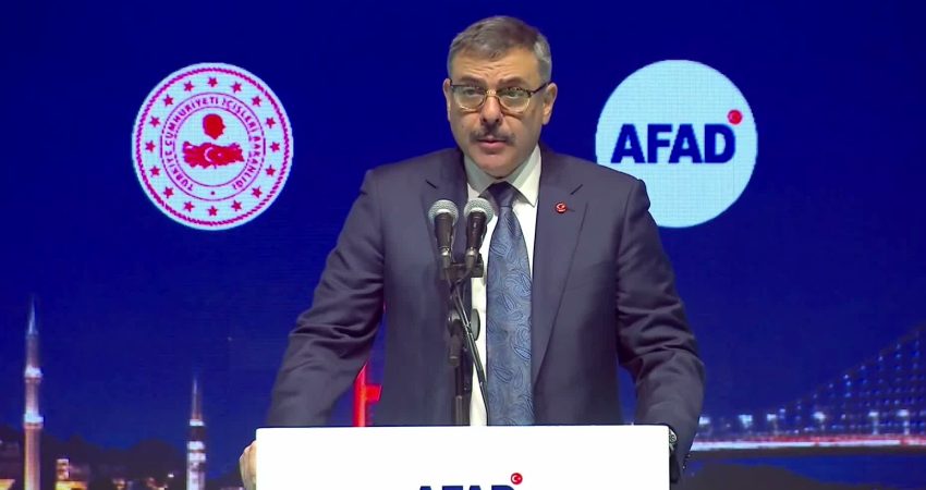 Avrupa Sismoloji Komisyonu’nun 40. Genel Kurulu… İçişleri Bakanı Çiftçi: Depremin afete dönüşmesini önlemek için yapabileceğimiz çok şey var İçişleri Bakanı Mustafa Çiftçi, Avrupa Sismoloji Komisyonu'nun 40. Genel Kurulu'nda
