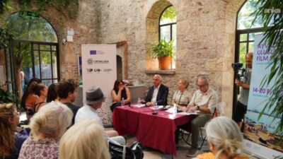 Ayvalık Uluslararası Film Festivali’nin özel oturumlarından "Kent Hafızası" söyleşisinde, kentin