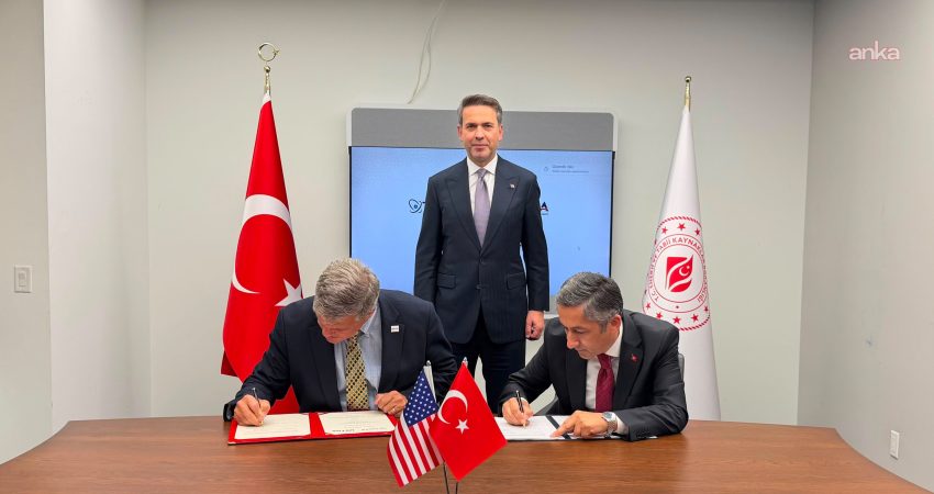 Bakan Bayraktar: “Yeni nesil nükleer teknolojiler için ABD ile hibe anlaşması imzalandı” Enerji ve Tabii Kaynaklar Bakanı Alparslan Bayraktar, TÜNAŞ ile USTDA