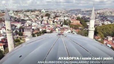 Kültür ve Turizm Bakanı Mehmet Nuri Ersoy, Ayasofya'nın ana kubbesindeki