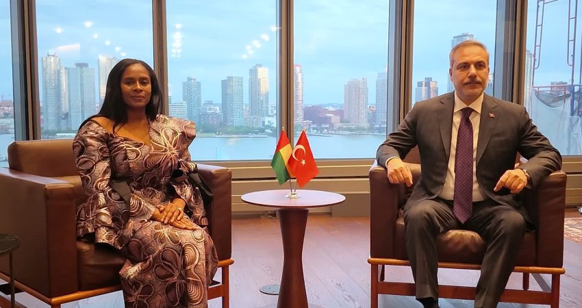 Bakan Fidan, Gine Bissau Dışişleri Bakanı Jau ile bir araya geldi Dışişleri Bakanı Hakan Fidan, New York'ta Gine Bissau Dışişleri Bakanı