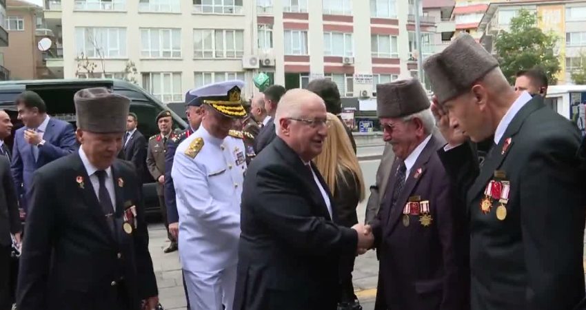 Milli Savunma Bakanı Yaşar Güler, bakım ve onarımdan geçirilen Türkiye