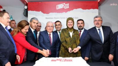 Milli Savunma Bakanı Yaşar Güler, Kızılay Maden Suyu’nun 100’üncü kuruluş