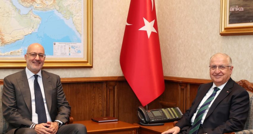 Bakan Güler, Türkiye’nin Reykjavik Büyükelçisi Bilgen’i kabul etti Milli Savunma Bakanı Yaşar Güler, Türkiye'nin Reykjavik Büyükelçisi atanan Mustafa