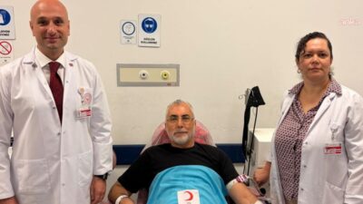 Çalışma ve Sosyal Güvenlik Bakanı Vedat Işıkhan, Kızılay Kan Bağışı