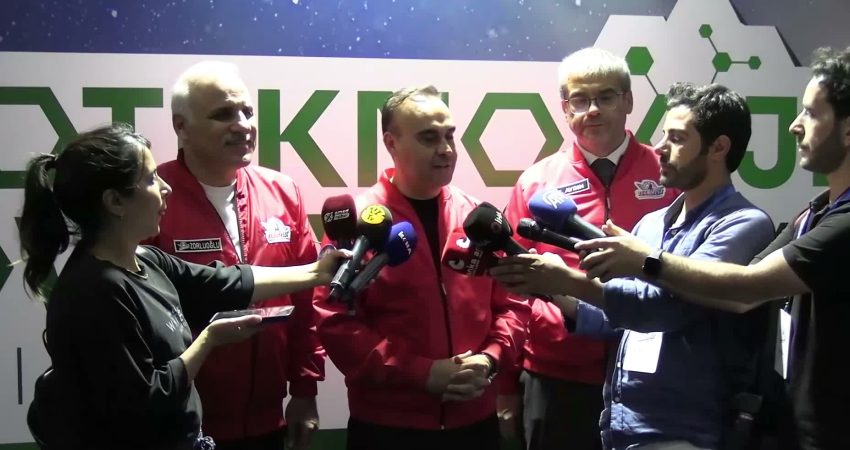  Diyarbakır’da devam eden TEKONFEST yarışmalarını takip eden Sanayi ve Teknoloji