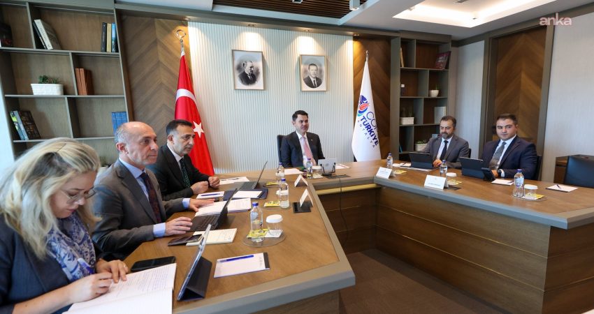 Bakan Kurum, COP31 gündemiyle Avustralya İklim Değişikliği ve Enerji Bakanı Chris Bowen ile görüştü Çevre, Şehircilik ve İklim Değişikliği Bakanı Murat Kurum, COP31’e hazırlık