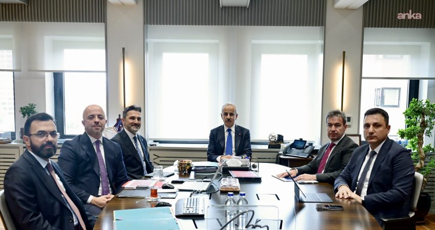 Ulaştırma ve Altyapı Bakanı Abdulkadir Uraloğlu, Türk Hava Yolları (THY)