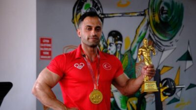 Altıeylül Belediyesi'nin milli sporcusu Ömer Pullu, Türkiye Vücut Geliştirme ve
