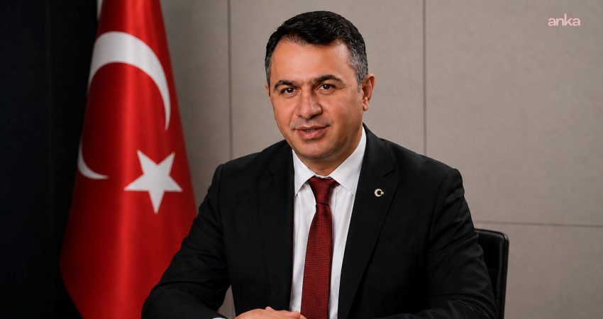 Bekir Ayaz, Türkiye Futbol Federasyonu Başkanlığına adaylığını açıkladı Uluslararası Sporcu Sendikası (US-SEN) Genel Başkanı Bekir Ayaz, Türkiye Futbol