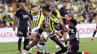 Trendyol Süper Lig’in 4’üncü haftasında Beşiktaş, deplasmanda karşılaştığı Fenerbahçe’yi 2-1